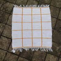 svensk ternet kludetæppe, hvidt med orange